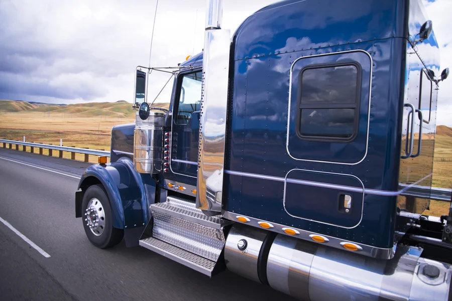 Coordinating Bulk Junk Transport With Advanced Trucking Services Detroit, MI Coordinating Bulk Junk Transport With Advanced Trucking Services Detroit, MI
